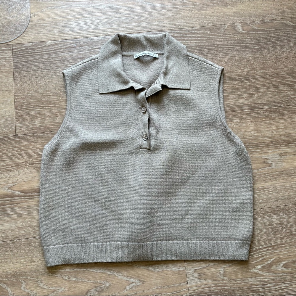 Abercrombie & Fitch Knit Polo Vest in Taupe